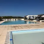 Charmante Petite Maison Dans Avec Piscine Chauffee A 600 M De La בית נופש *