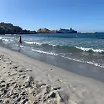 Charmante Petite Maison Dans Avec Piscine Chauffee A 600 M De La בית נופש