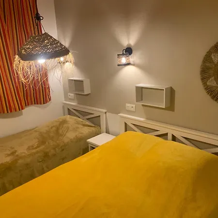 Charmante Maison Mitoyenne Cosy Acces Piscine Chauffee & 600m Ferienhaus