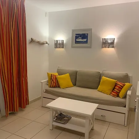 Charmante Maison Mitoyenne Cosy Acces Piscine Chauffee & 600m Ferienhaus *