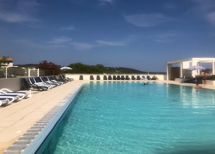 Charmante Petite Maison Dans Avec Piscine Chauffee A 600 M De La Holiday home