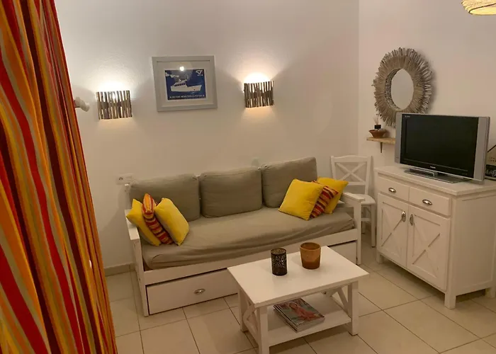 Charmante Petite Maison Dans Avec Piscine Chauffee A 600 M De La Belgodere (Corsica)