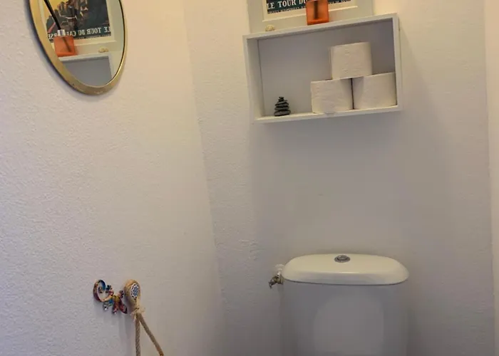 Charmante Petite Maison Dans Avec Piscine Chauffee A 600 M De La
