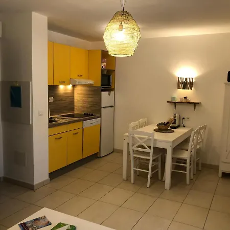 Charmante Petite Maison Dans Avec Piscine Chauffee A 600 M De La Semesterbostad Belgodère