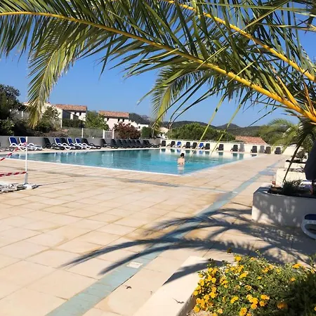 Charmante Petite Maison Dans Résidence Avec Piscine Proche 4 à 6 Personnes *