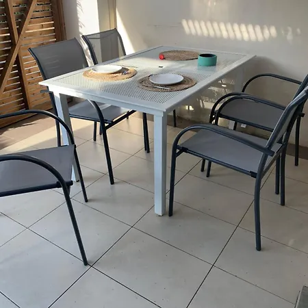 Charmante Maison Mitoyenne Cosy Acces Piscine Chauffee & 600m Feriehus *