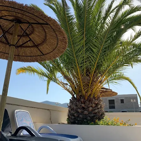 Charmante Petite Maison Dans Avec Piscine Chauffee A 600 M De La Semesterbostad *