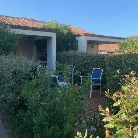 Hébergement de vacances Charmante Petite Maison Dans Résidence Avec Piscine Proche 4 à 6 Personnes