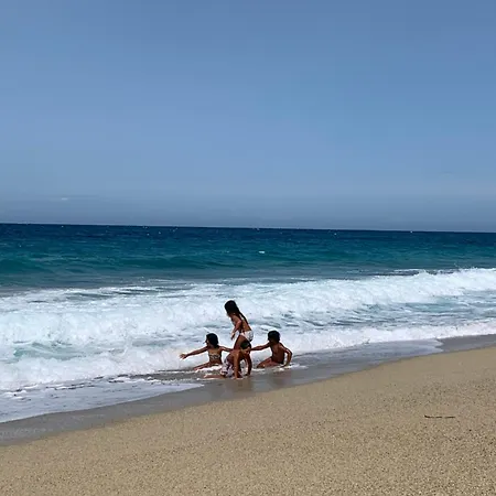 Charmante Petite Maison Dans Avec Piscine Chauffee A 600 M De La *