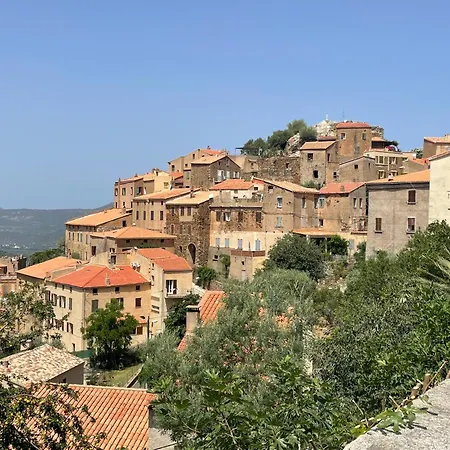 Charmante Petite Maison Dans Avec Piscine Chauffee A 600 M De La Semesterbostad *