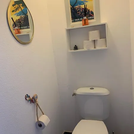 Charmante Petite Maison Dans Avec Piscine Chauffee A 600 M De La