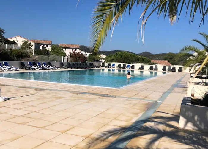 Feriehus Charmante Petite Maison Dans Avec Piscine Chauffee A 600 M De La Belgodère